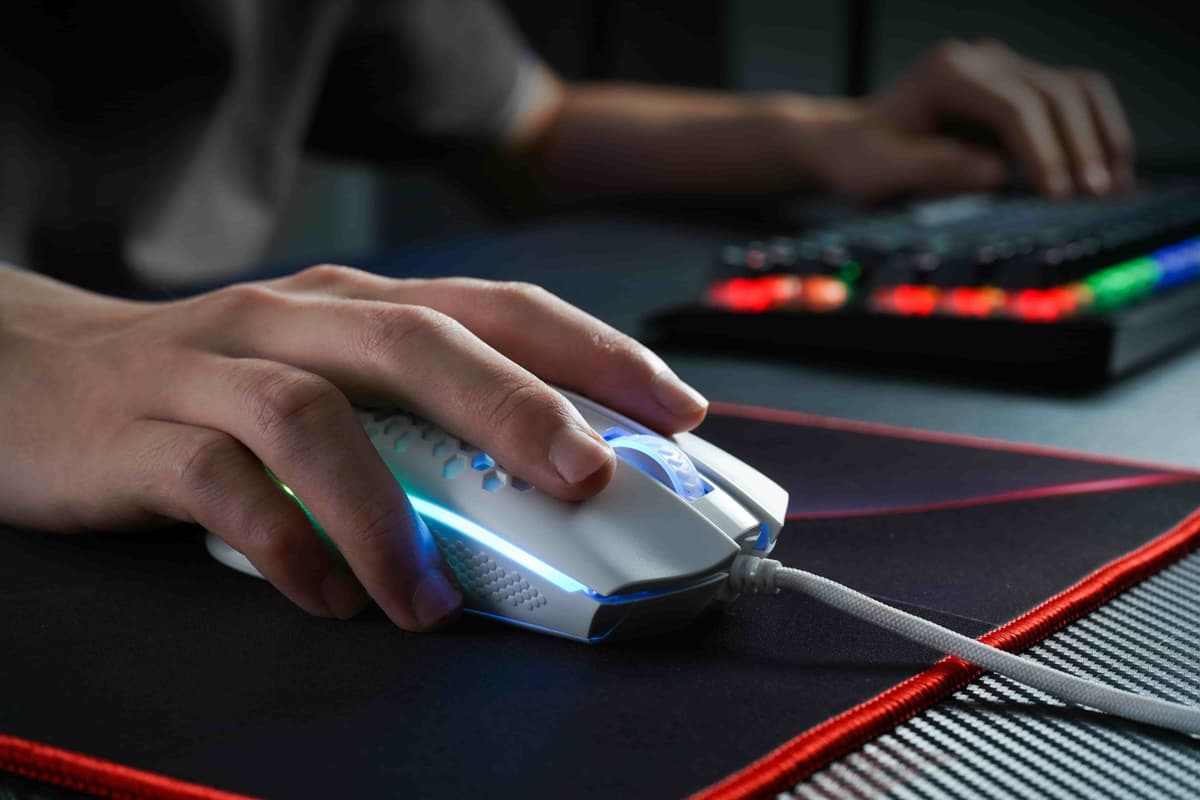 Cele mai bune mouse-uri de gaming în 2026 – Top recomandări pentru FPS, MMO și wireless